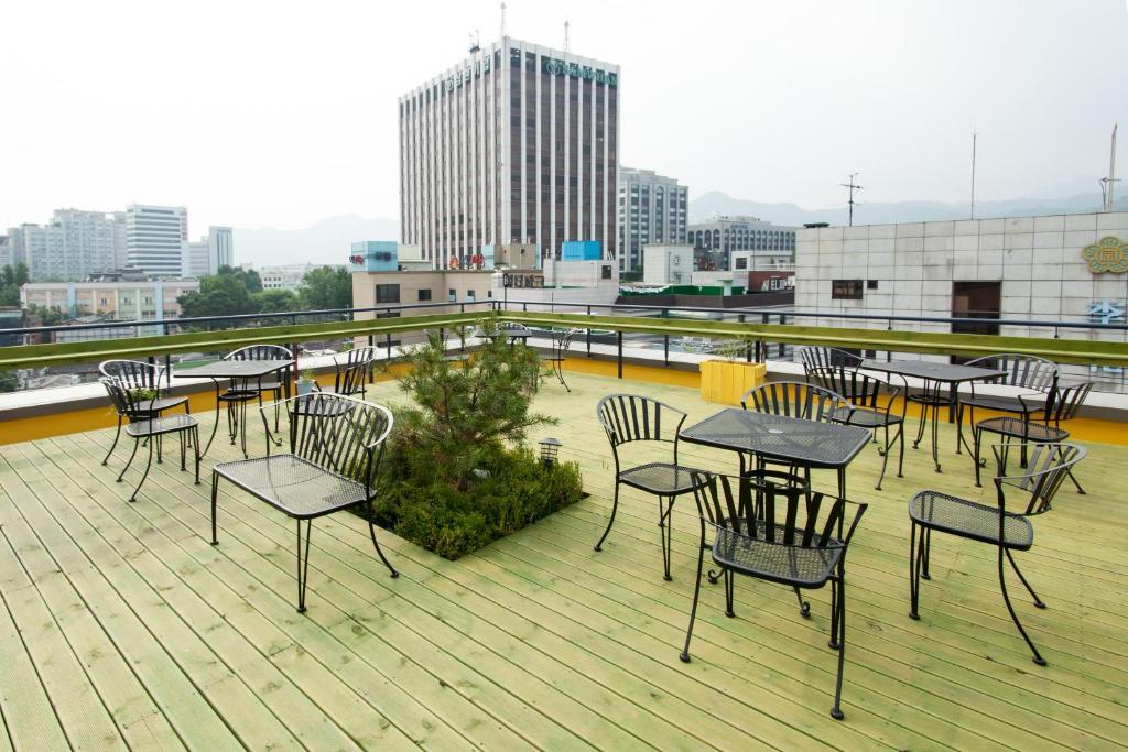 Hostel Korea - Changdeokgung Seoul Bagian luar foto